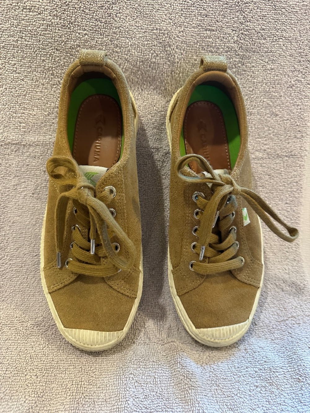 Cariama low rise sneaker